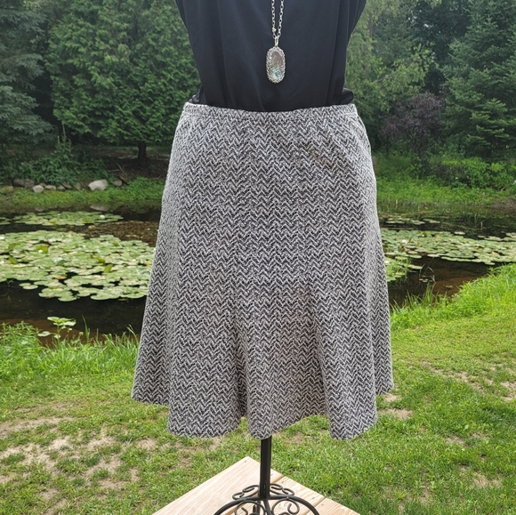 Skirt, black & white, size M. Dress Barn - Picture 3 of 8